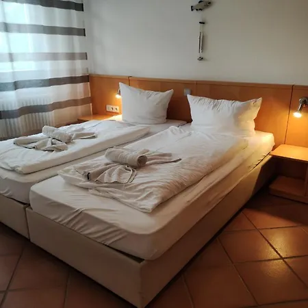 Biber Mit Terrasse شقة Dewichow