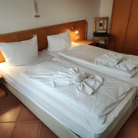 شقة Biber Mit Terrasse *